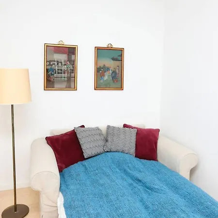 Cosy Close To The Little Mermaid *